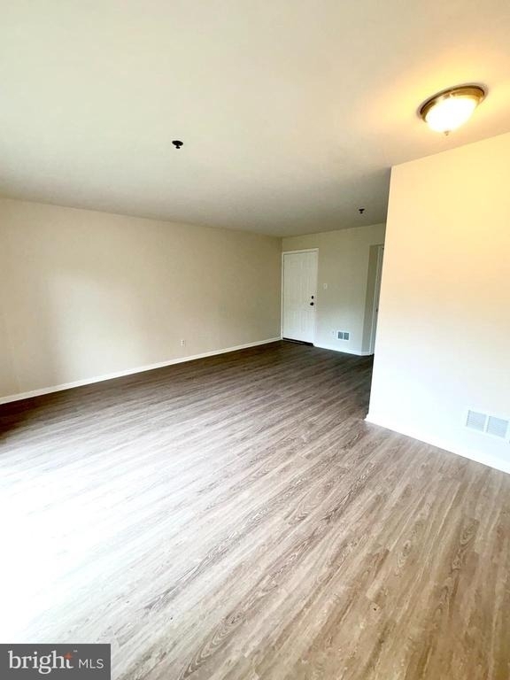 221b Highland Boulevard - Photo 2