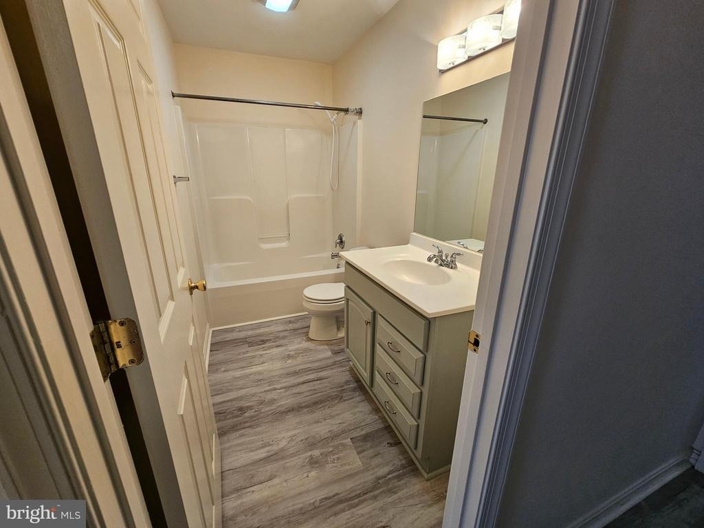 218 218 E North Street - Photo 35