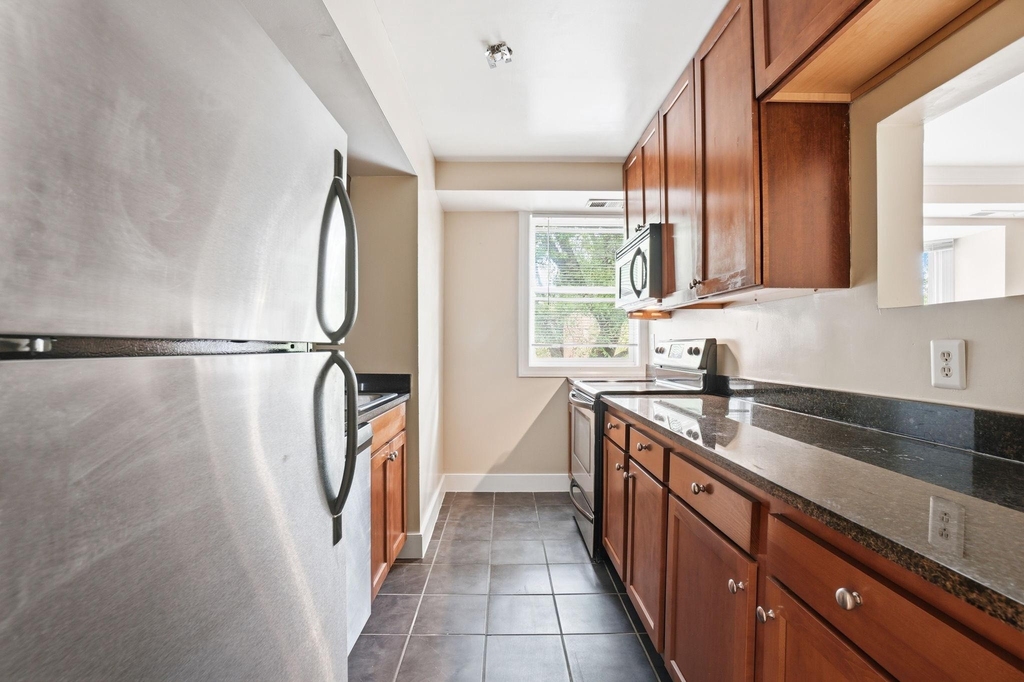 2841 Gainesville Street Se - Photo 7