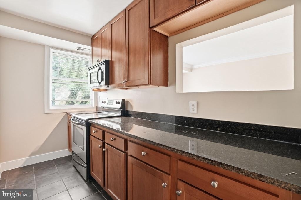 2841 Gainesville Street Se - Photo 8