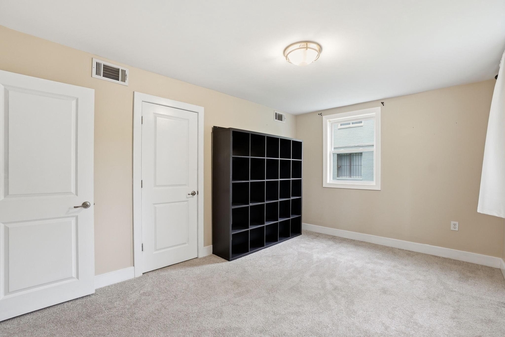 2841 Gainesville Street Se - Photo 11