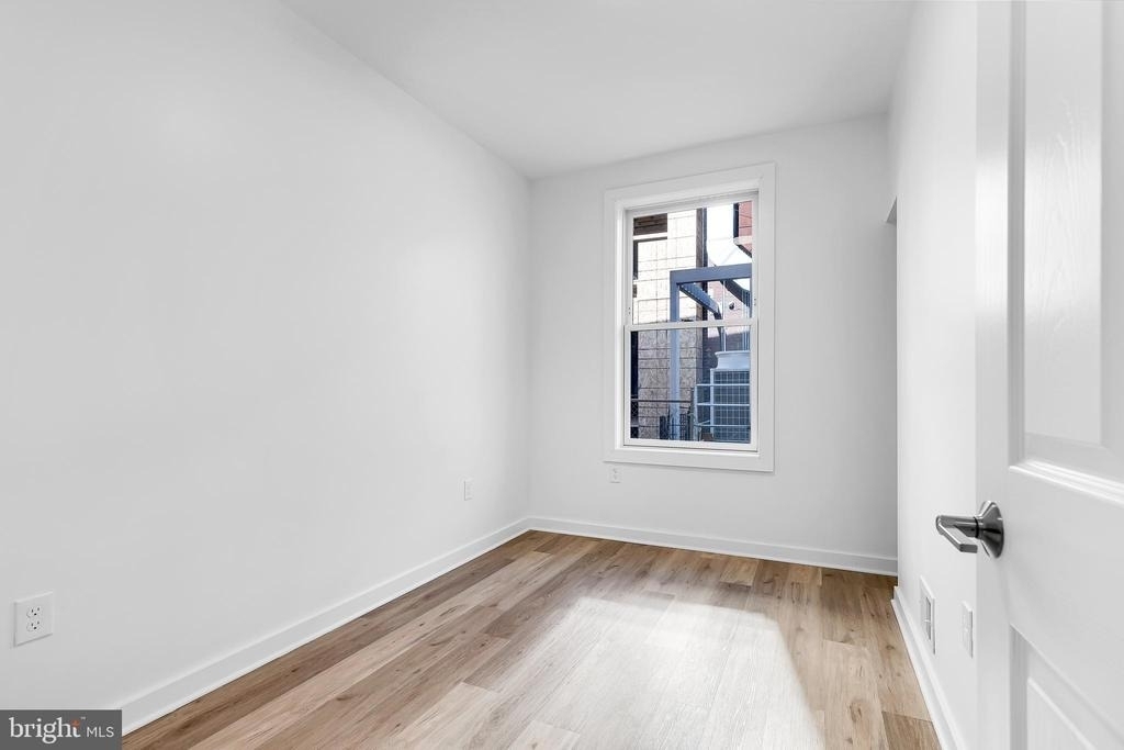 1712 3rd Street Nw - Photo 4