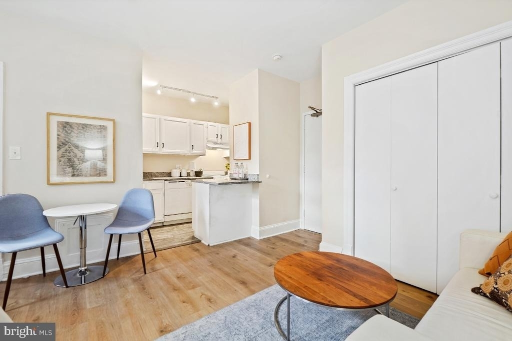 1954 Columbia Road Nw - Photo 8