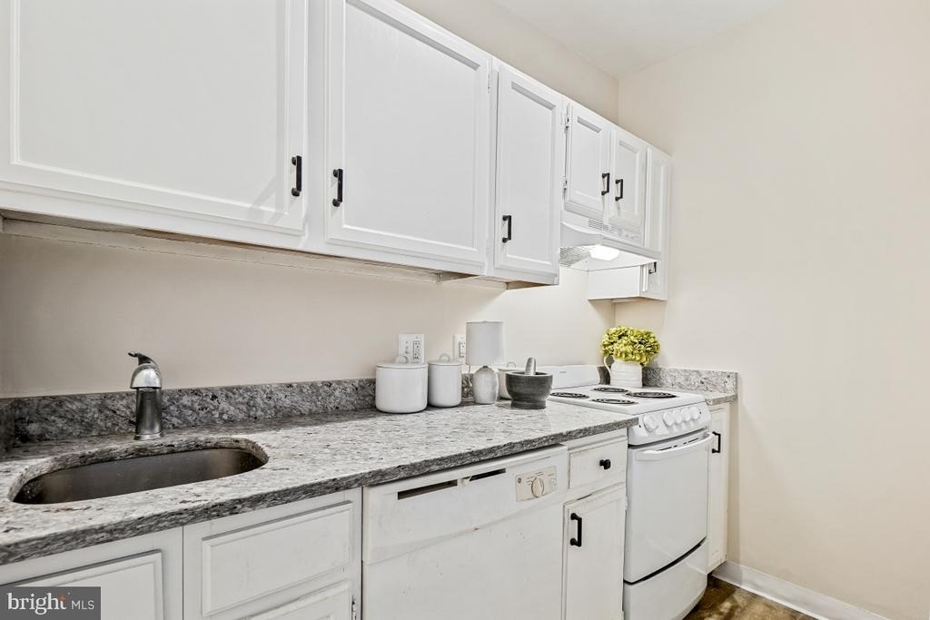 1954 Columbia Road Nw - Photo 11