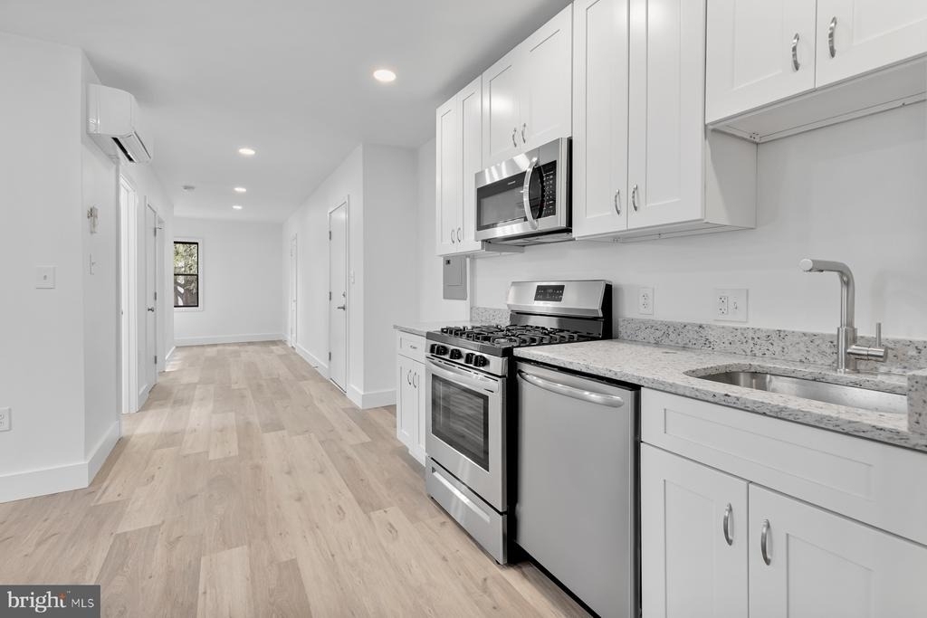1353 Nicholson Street Nw - Photo 0