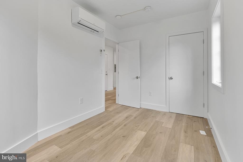1353 Nicholson Street Nw - Photo 9