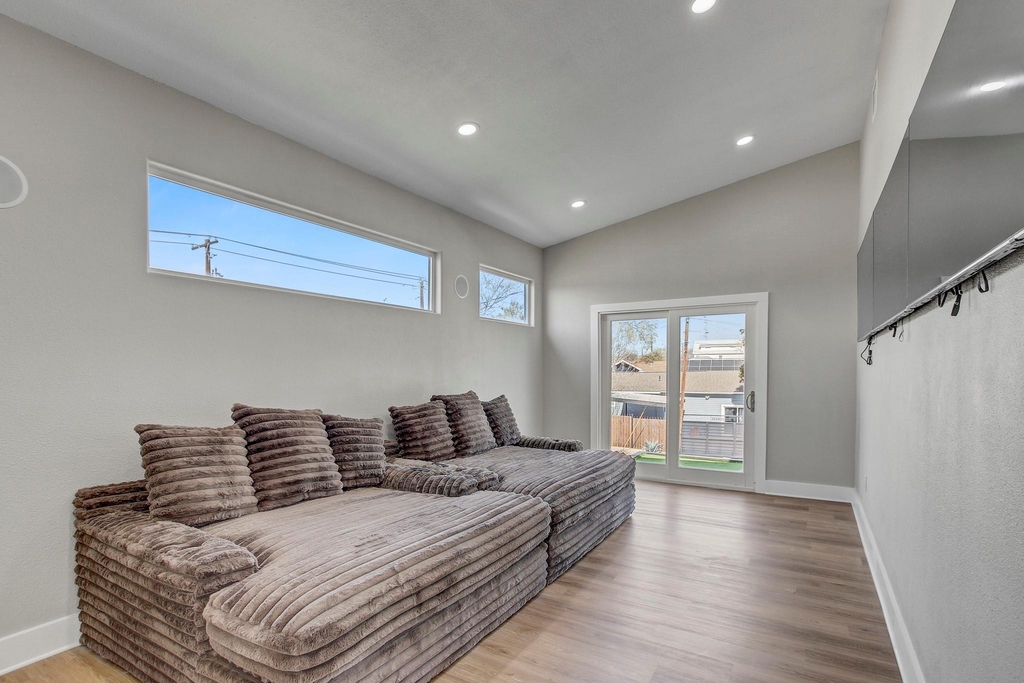 4703 Louis Ave - Photo 27
