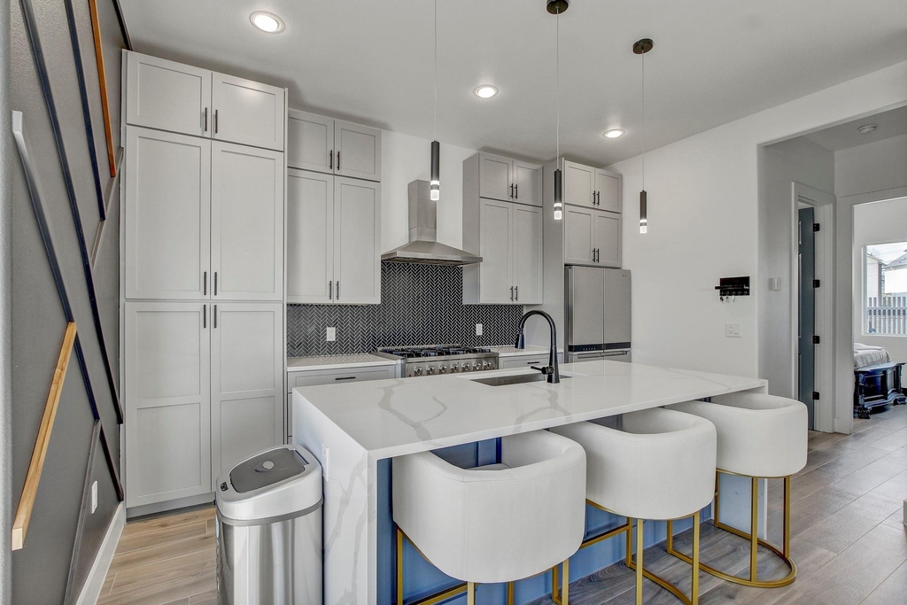 4703 Louis Ave - Photo 9