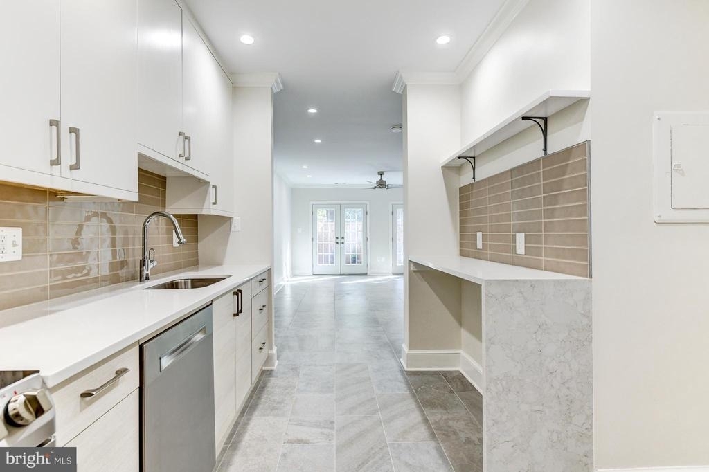 3221 Sutton Place Nw - Photo 17