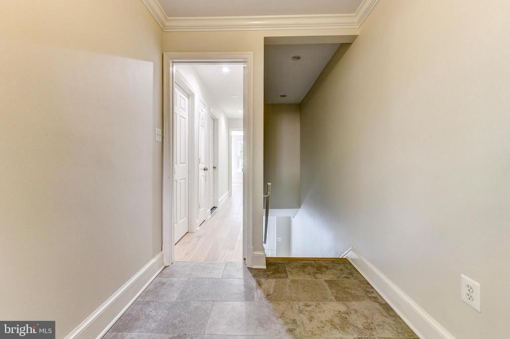 3221 Sutton Place Nw - Photo 7