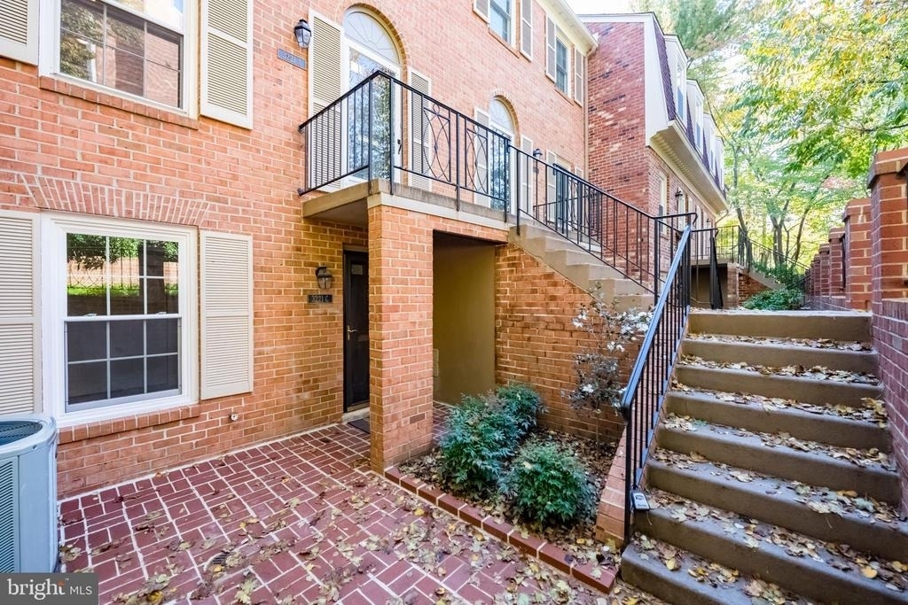 3221 Sutton Place Nw - Photo 3