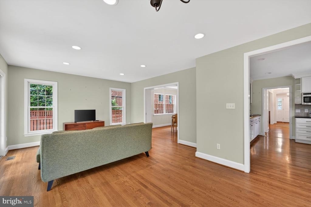5105 34th Street Nw - Photo 8