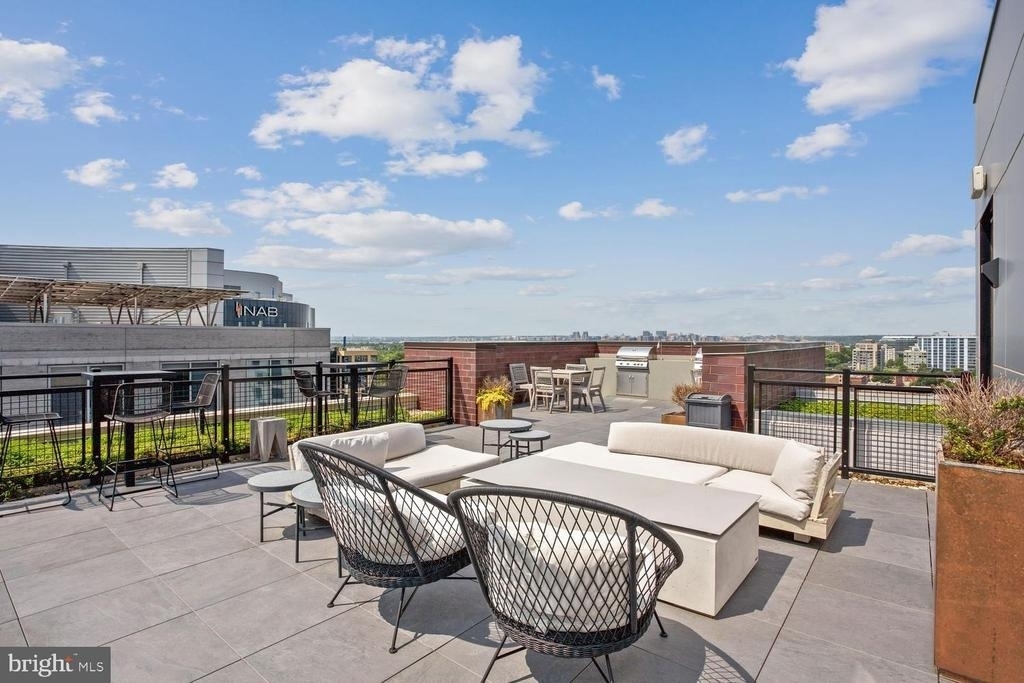37 L Street Se - Photo 19