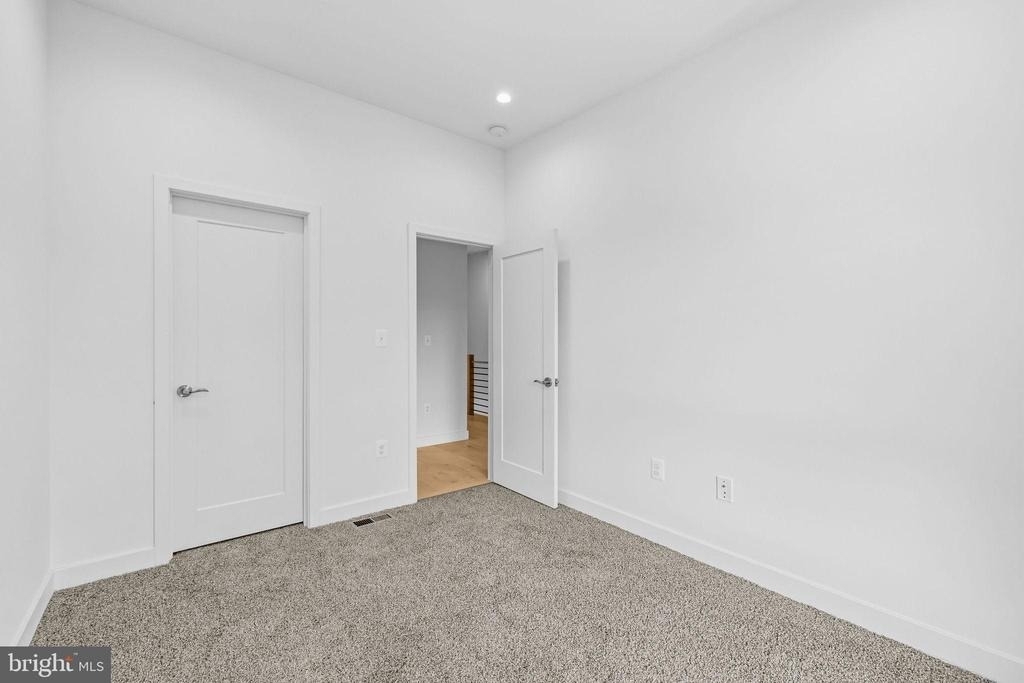 2530 Elvans Road Se - Photo 40