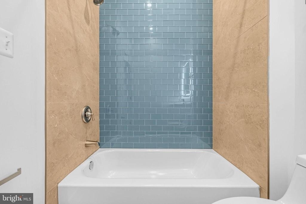 2530 Elvans Road Se - Photo 42