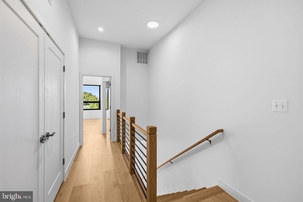 2530 Elvans Road Se - Photo 30