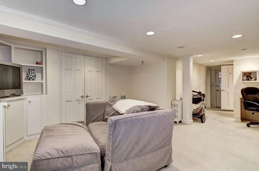 2116 37th Street Nw - Photo 13