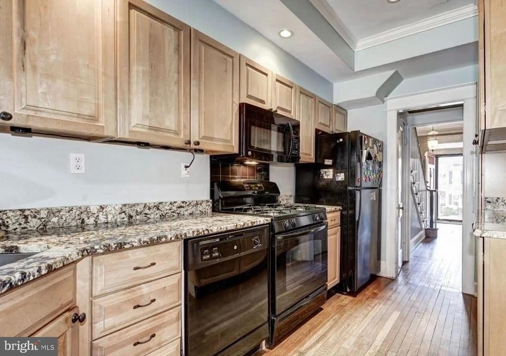 2116 37th Street Nw - Photo 4