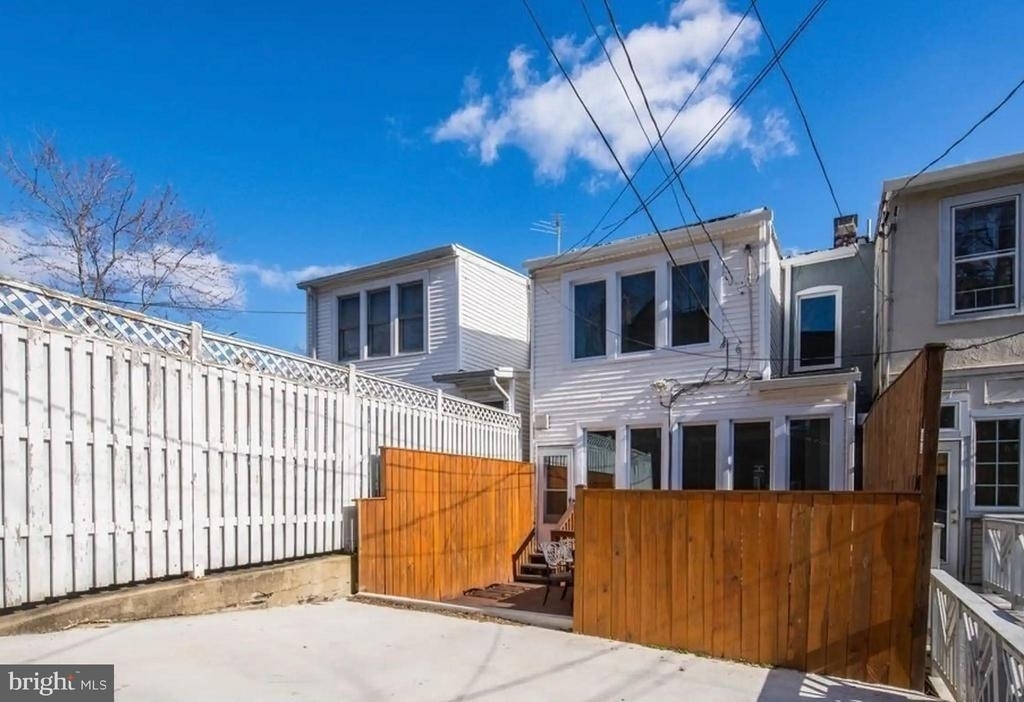 2116 37th Street Nw - Photo 17