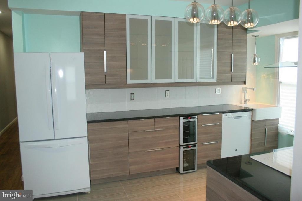 1040 6th Street Ne - Photo 3