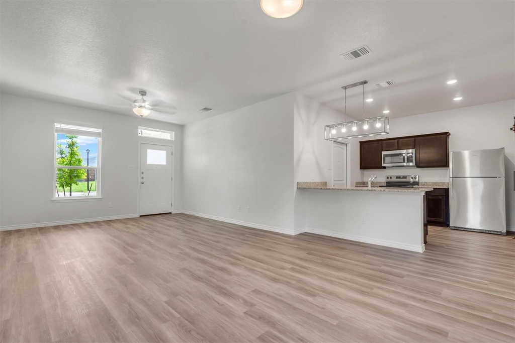 1118 Zora Dr - Photo 1