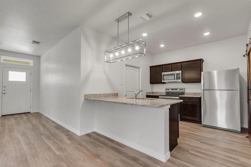 1118 Zora Dr - Photo 9
