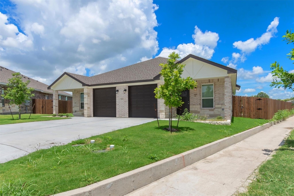 1118 Zora Dr - Photo 0