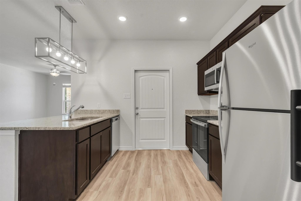 1118 Zora Dr - Photo 7
