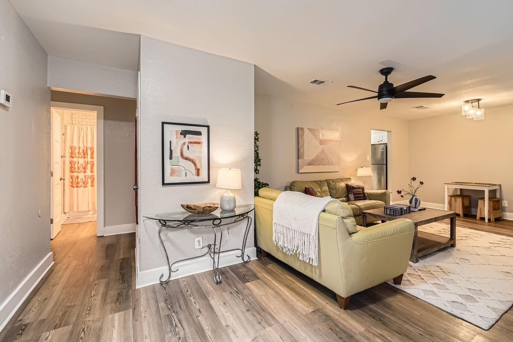 6108 Calmar Cv - Photo 6