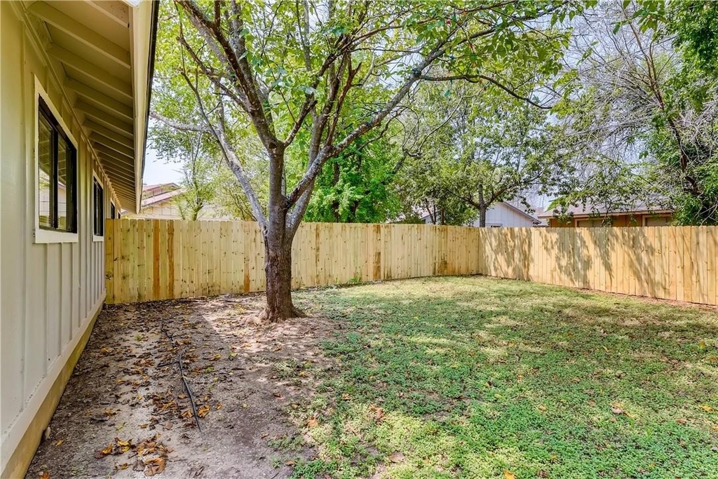 102 Nicole Cv - Photo 17
