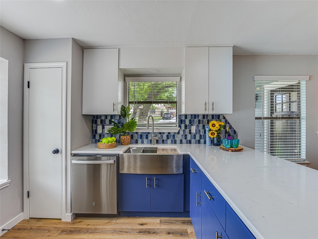 12900 Campos Dr - Photo 6