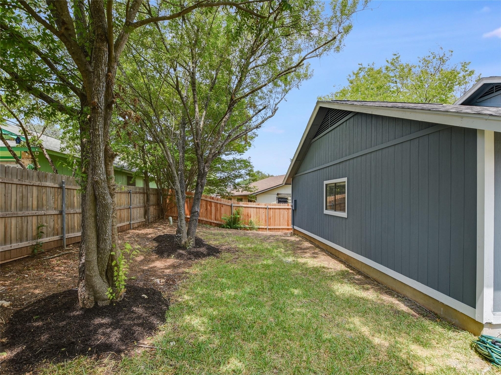 12900 Campos Dr - Photo 18