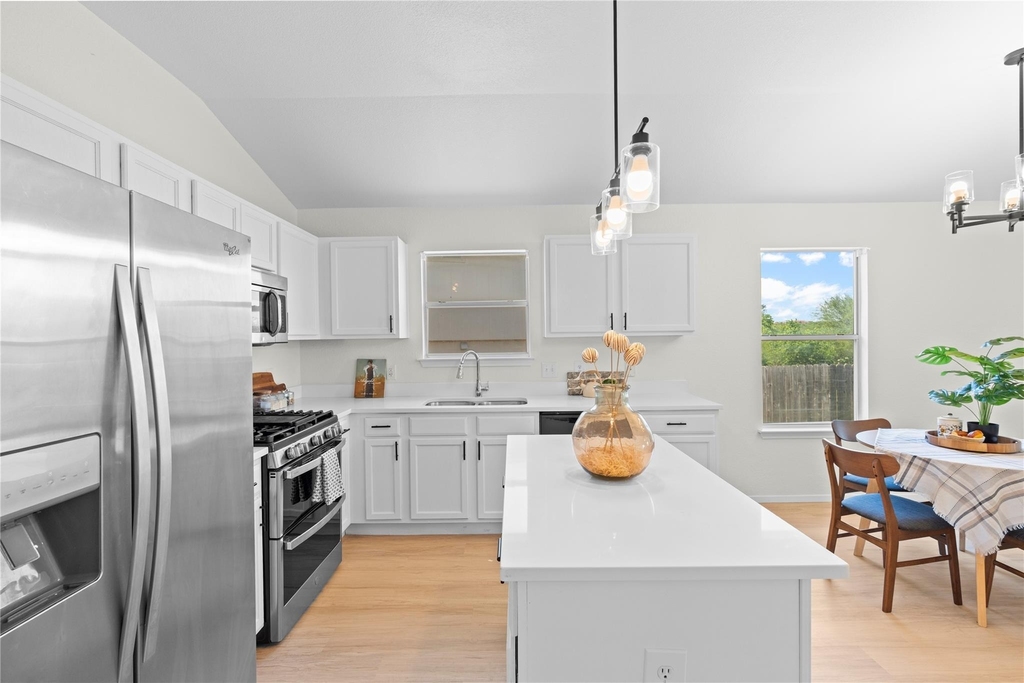 406 Covent Dr - Photo 4