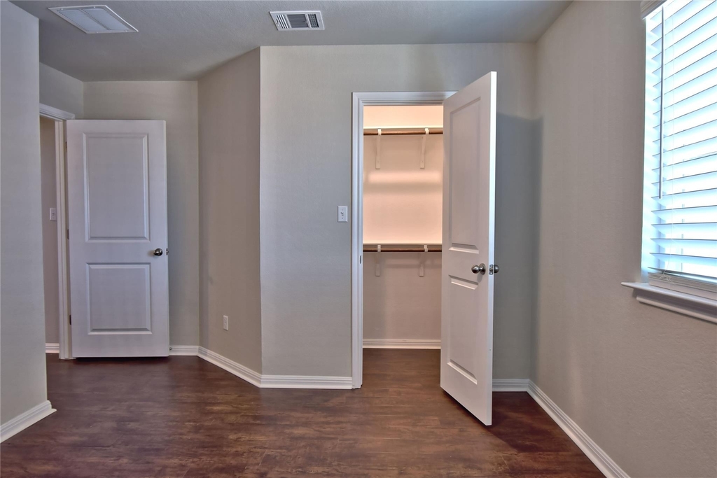 317 Clearlake Dr - Photo 21
