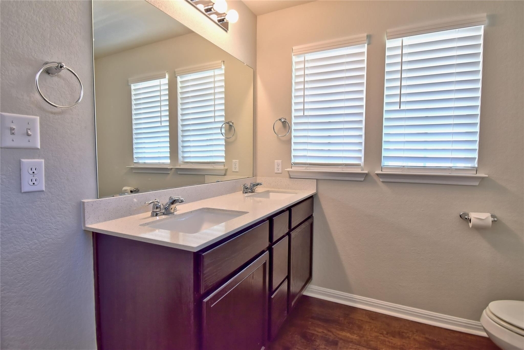 317 Clearlake Dr - Photo 15