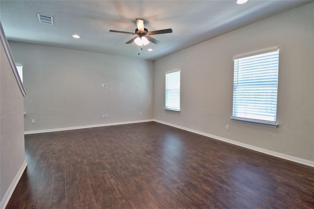 317 Clearlake Dr - Photo 5