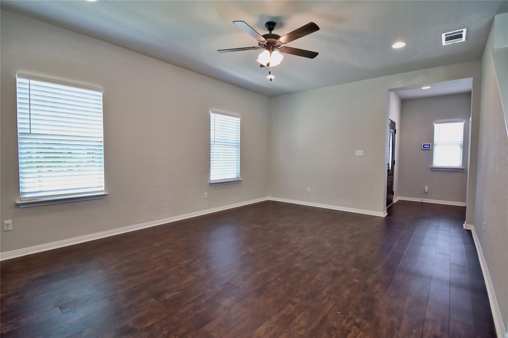 317 Clearlake Dr - Photo 6