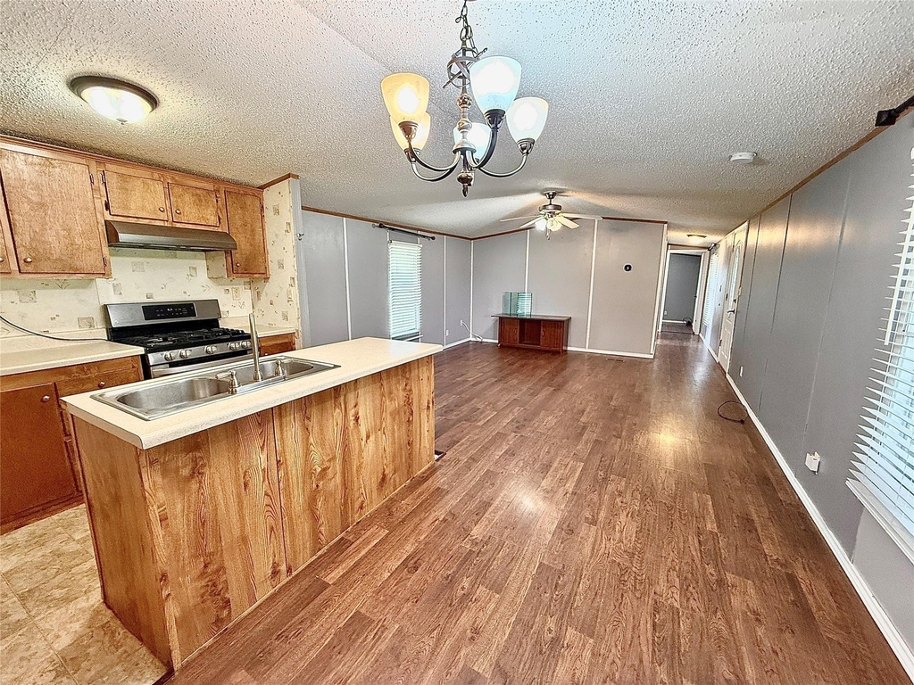 3075 Fm 2001 - Photo 2