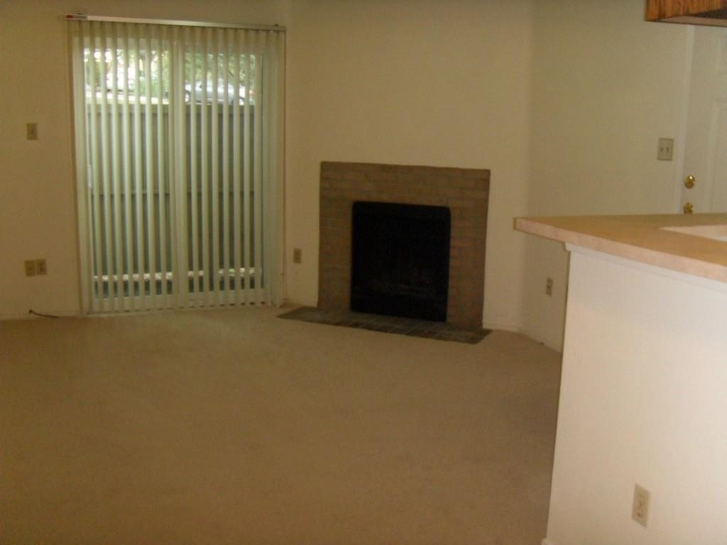 114 E 31st St - Photo 2