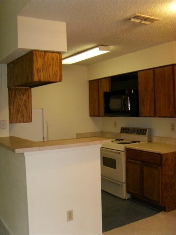 114 E 31st St - Photo 3