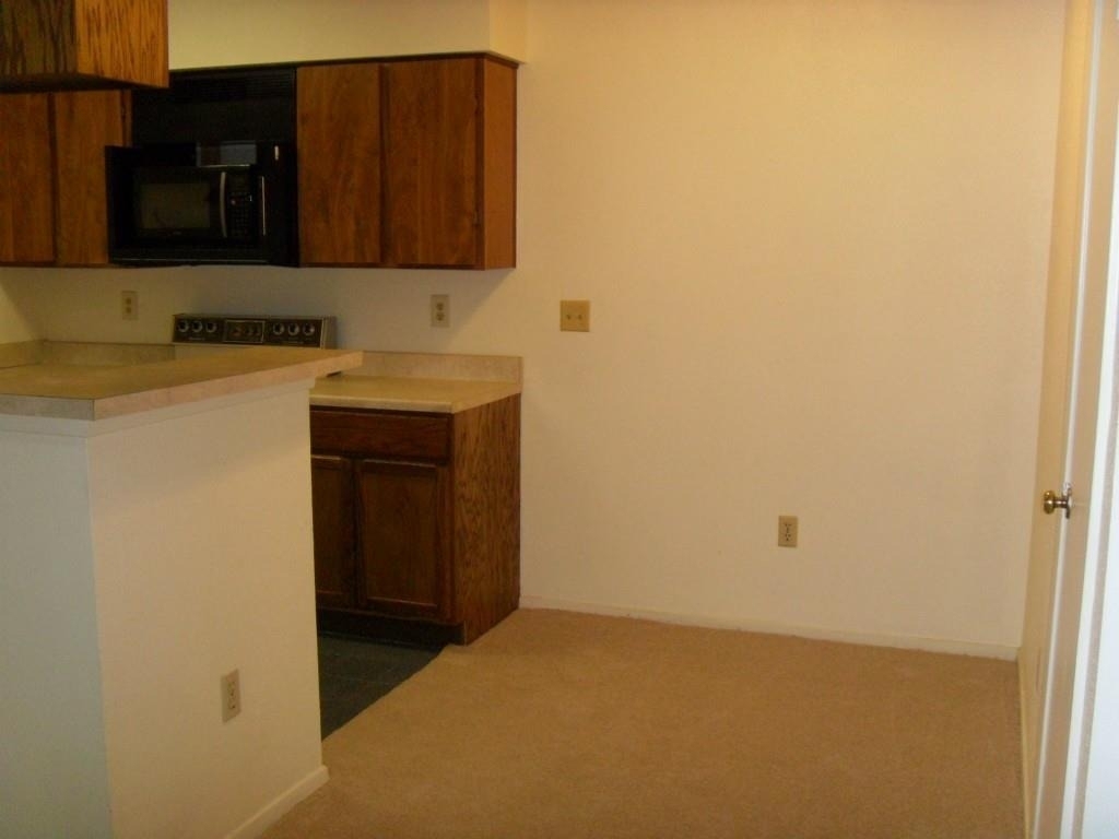 114 E 31st St - Photo 4