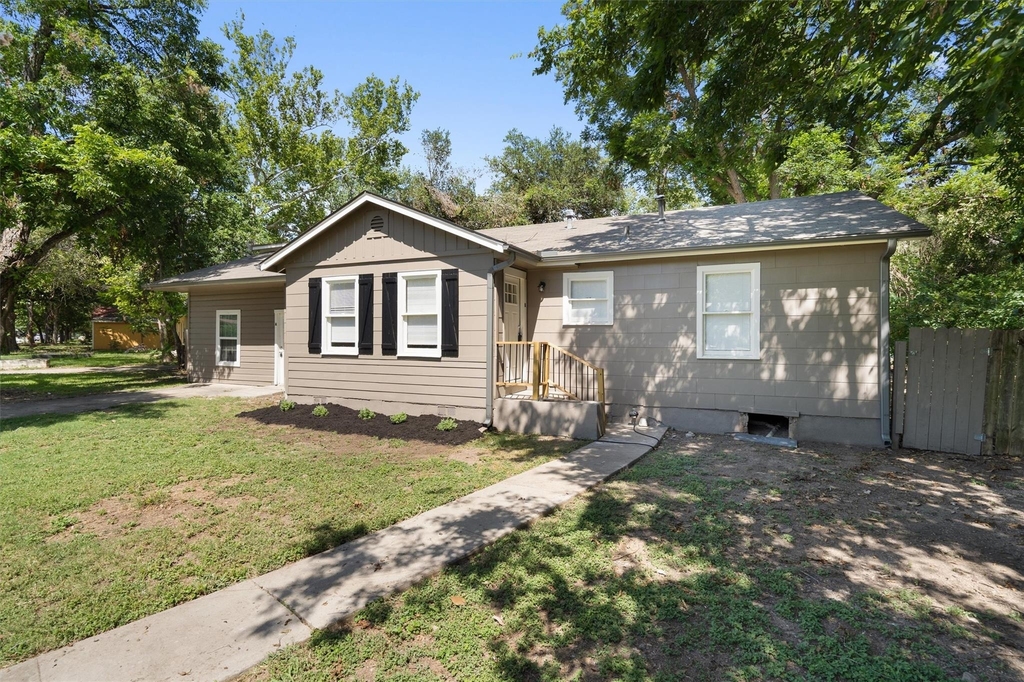 1012 Barbara Dr - Photo 0