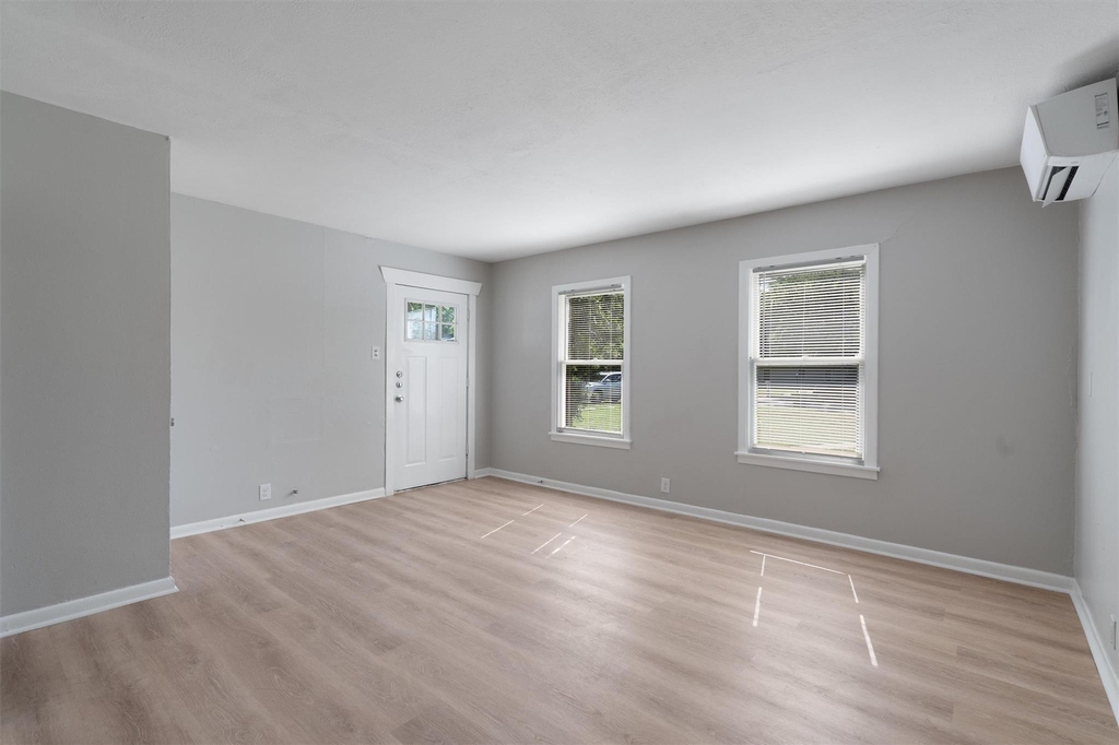1012 Barbara Dr - Photo 3
