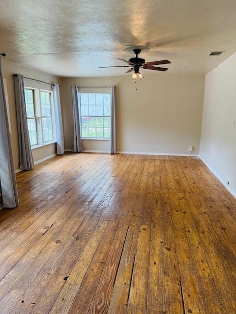 2705 Sherwood Ln - Photo 3