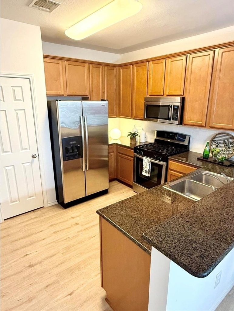 1310 W Parmer Ln - Photo 7