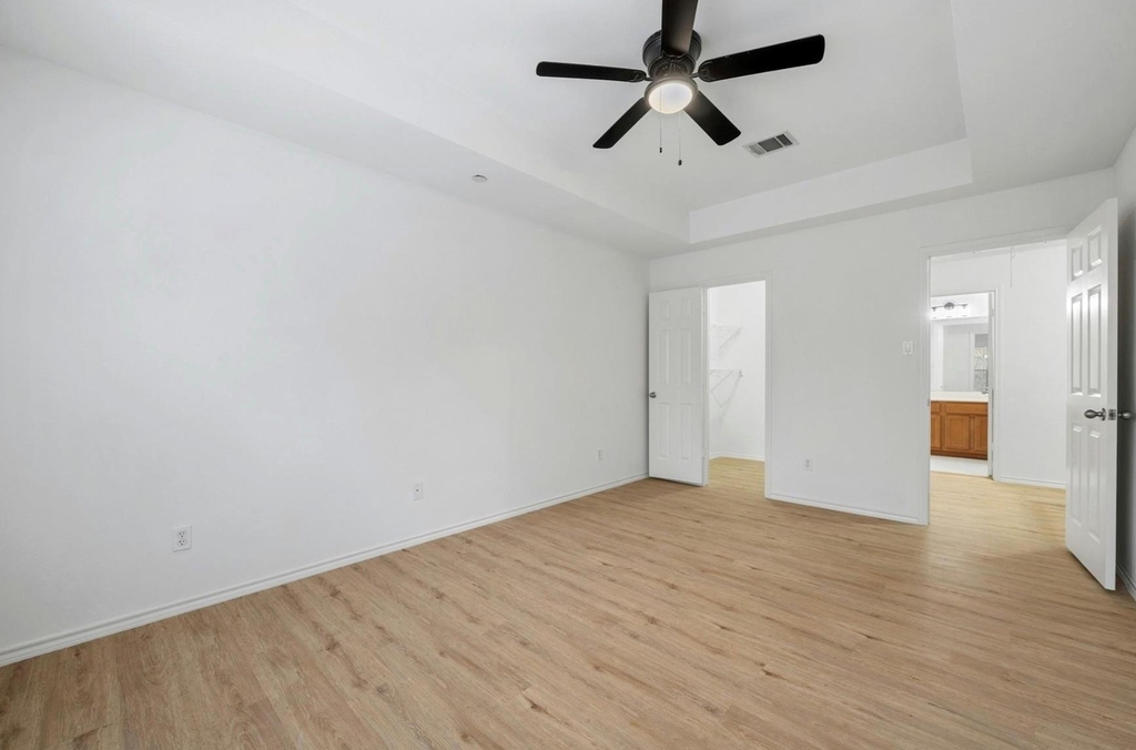 1310 W Parmer Ln - Photo 25