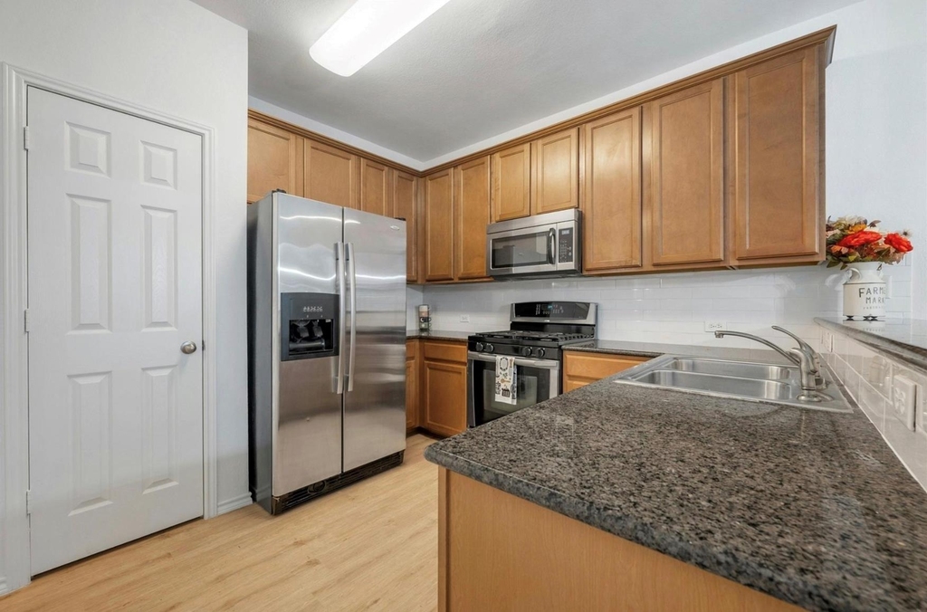 1310 W Parmer Ln - Photo 8