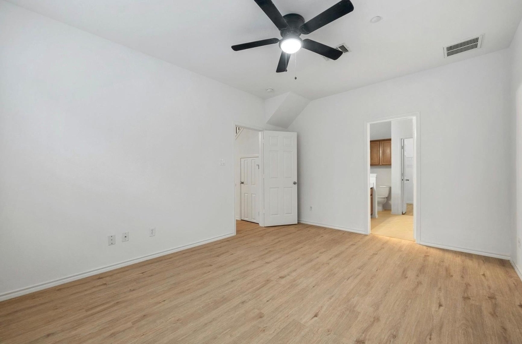 1310 W Parmer Ln - Photo 17
