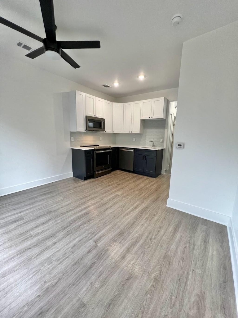 2210 Pearl St - Photo 1