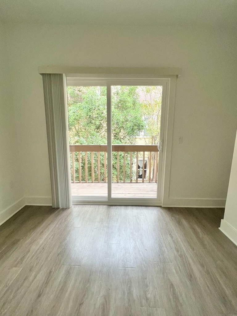 2210 Pearl St - Photo 14